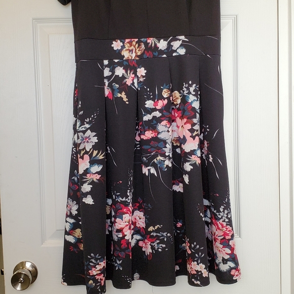 NWOT Black and Floral Dress - Picture 6 of 11